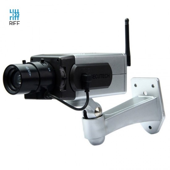 Riff RF-DM1 CCTV IR Муляж уличной камеры с датчиком движения, который управляет наклоном 3x AA батарейки Серебристый