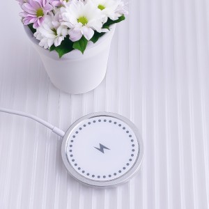 Maxlife MXWC-05 magnetic wireless charger 15W white